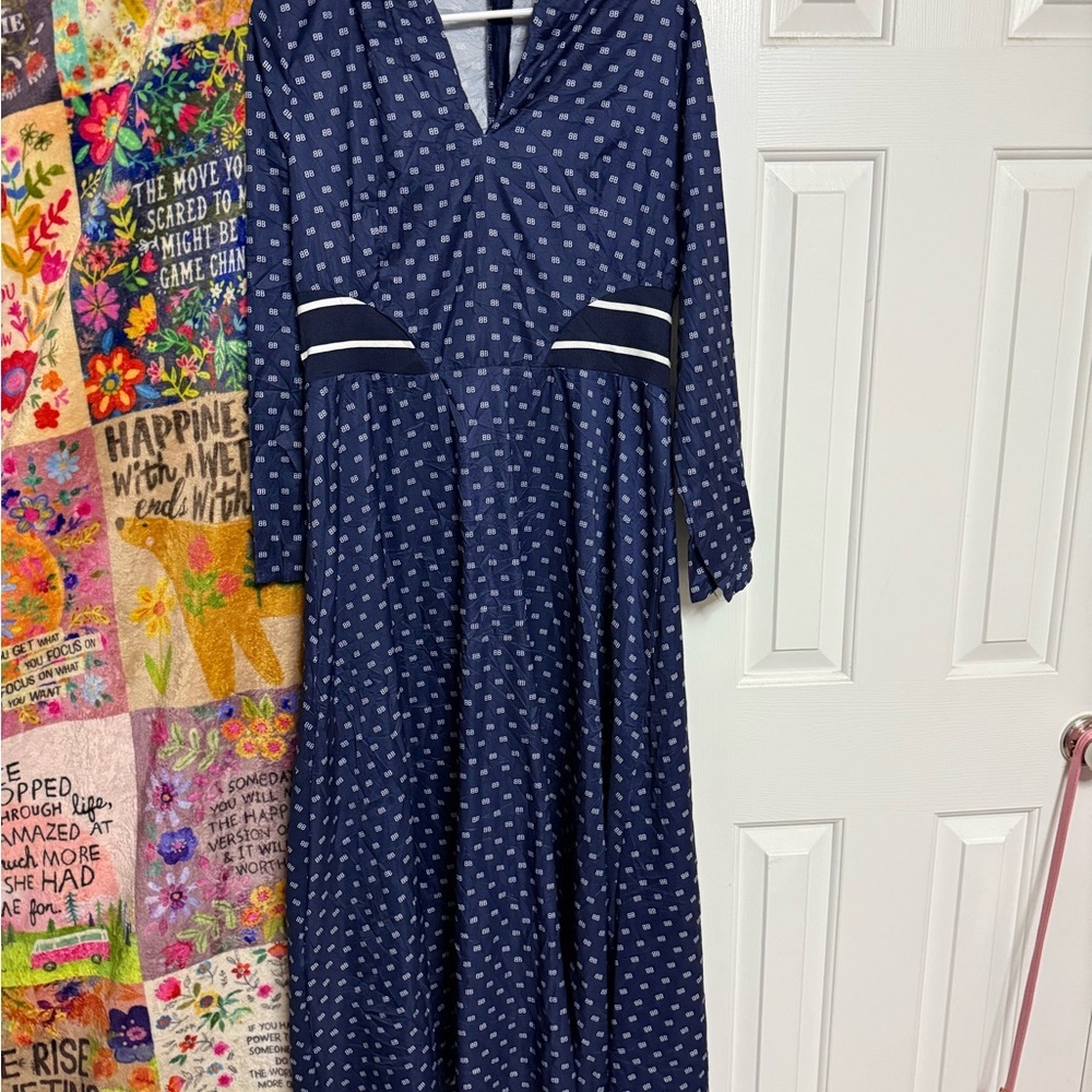 Navy Long Sleeve Dress​